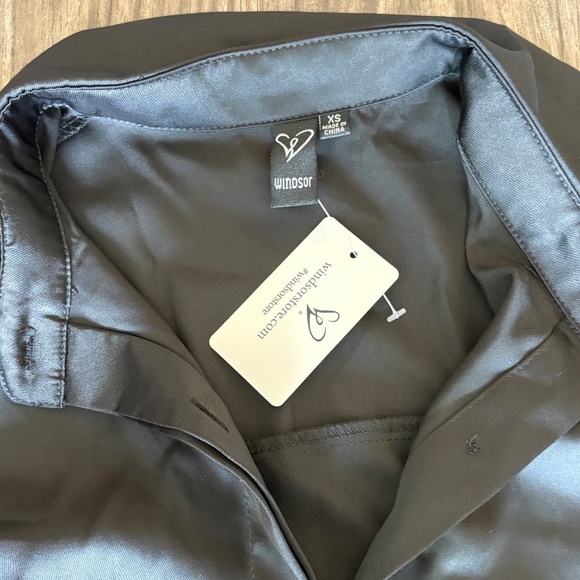 Windsor Womens Always Chic Satin Button-Down Long Sleeve Top Black NEW - Picture 7 of 8